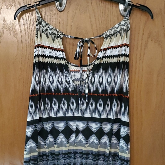 🌴Geometric Printed jumpsuit 🌴 - Picture 3 of 4